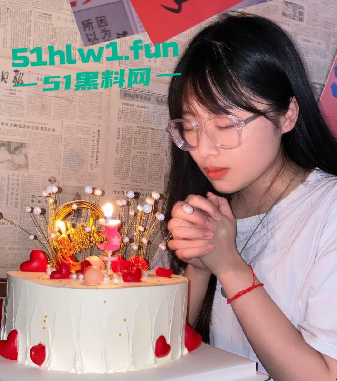 青海大学大一嫩妹【伍悦】露脸约炮视频被曝,粉嫩逼穴水润多汁,口交骑乘样样精通。 第6张 青海大学大一嫩妹【伍悦】露脸约炮视频被曝,粉嫩逼穴水润多汁,口交骑乘样样精通。 第6张