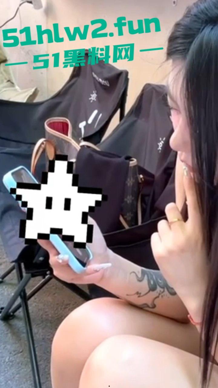 抖音高颜值女神【枭娍】曾6千都只能买下，擦边小视频的主播终于是被大哥拿下就是拍摄这角度太刁钻。  第1张