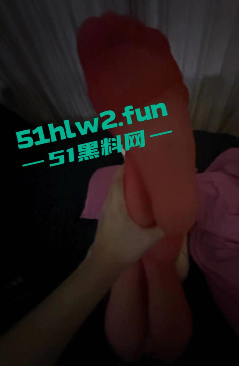 抖音高颜值女神【枭娍】曾6千都只能买下，擦边小视频的主播终于是被大哥拿下就是拍摄这角度太刁钻。  第7张