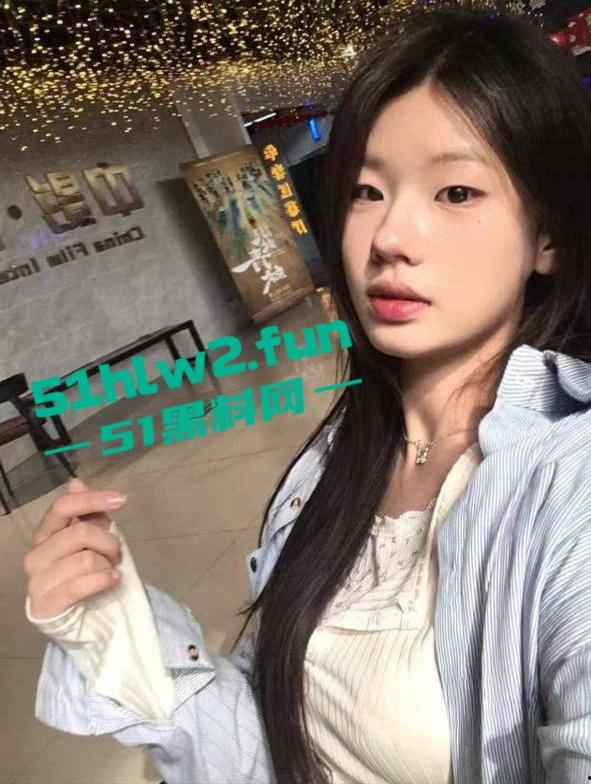 河南20岁骚货母狗【李琦】穿着黑丝连体情趣内衣大跳骚舞，露脸自慰的表情简直太骚了。  第13张