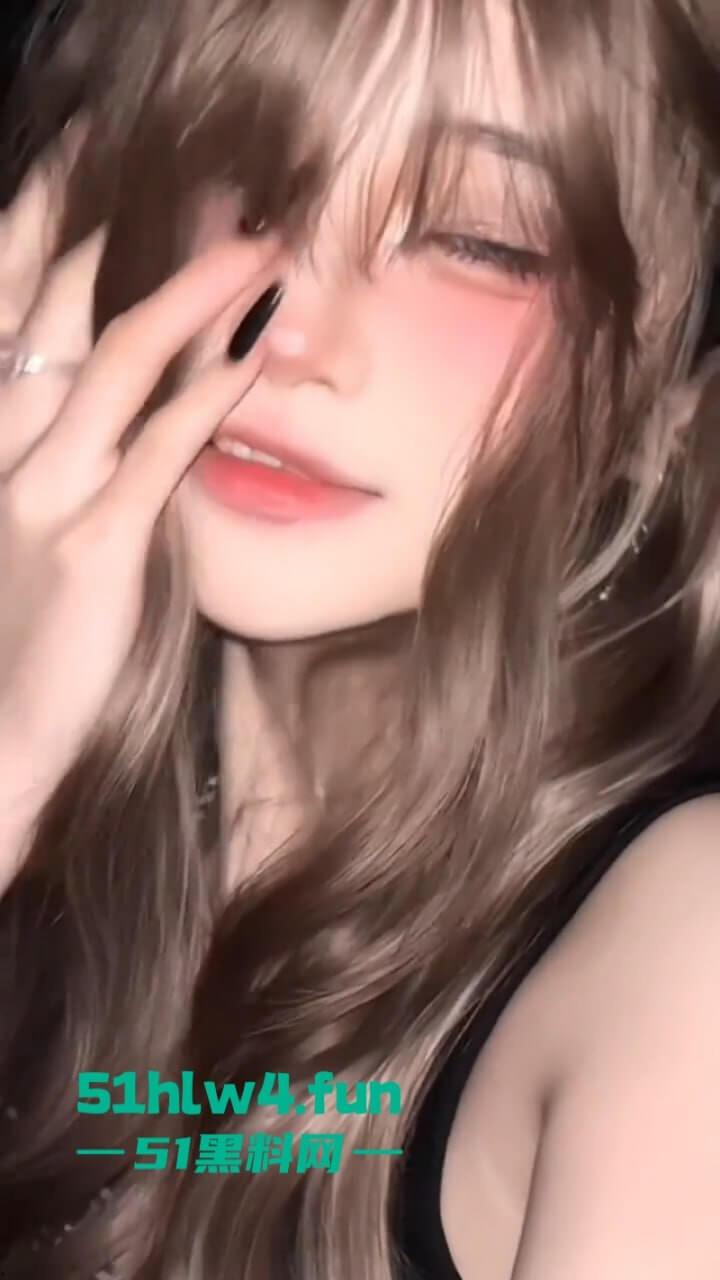 抖音coser小网红twenty-被曝本人【吴蝶菲】实名在约啪网站上约炮,求金主爸爸包养! 第2张 抖音coser小网红twenty-被曝本人【吴蝶菲】实名在约啪网站上约炮,求金主爸爸包养! 第2张