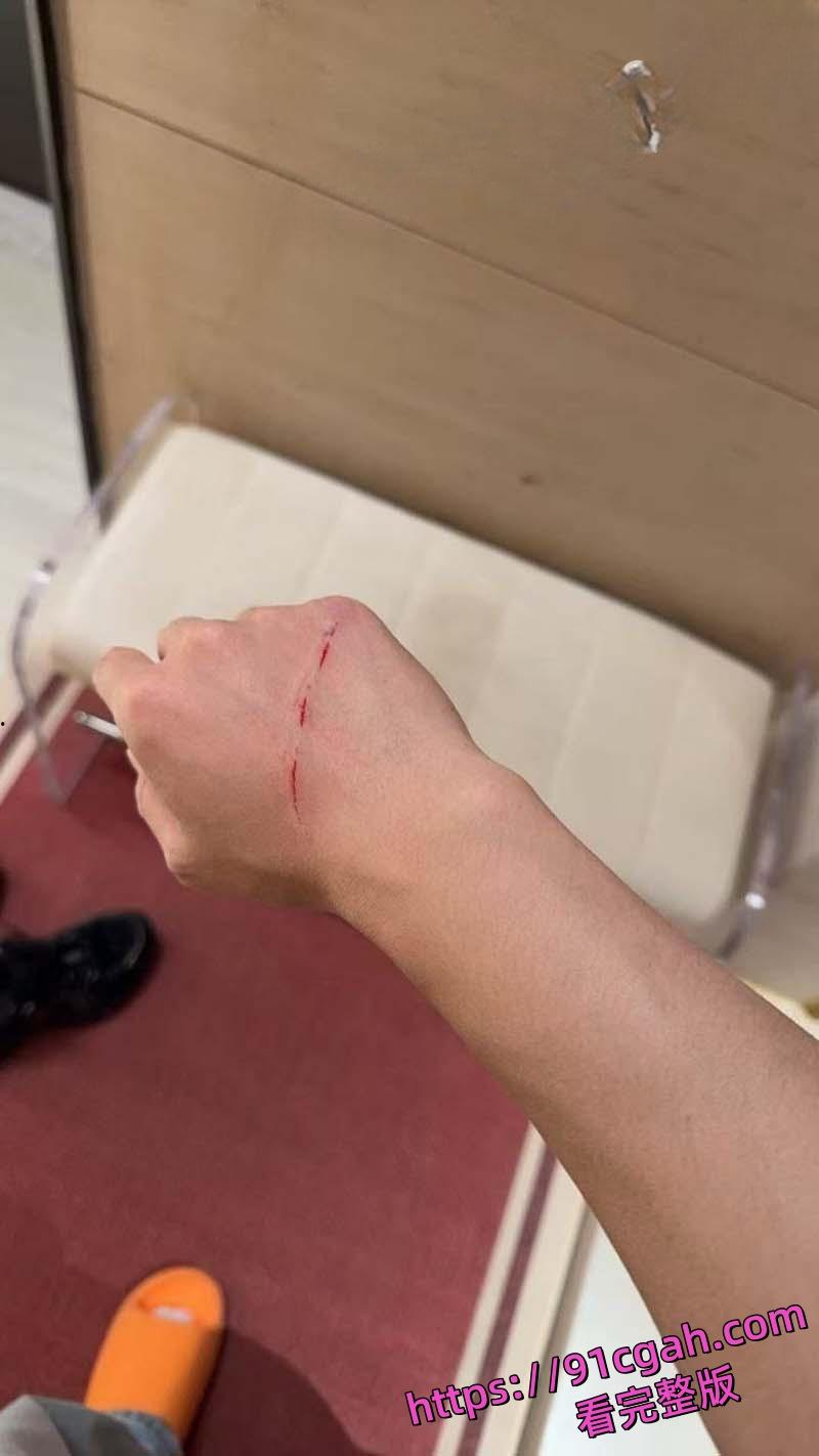 厦航空姐艾淼长期PUA男友 恋爱期间多次出轨还拍做爱视频 男友不光绿帽戴到起飞 第3张 厦航空姐艾淼长期PUA男友 恋爱期间多次出轨还拍做爱视频 男友不光绿帽戴到起飞 第3张