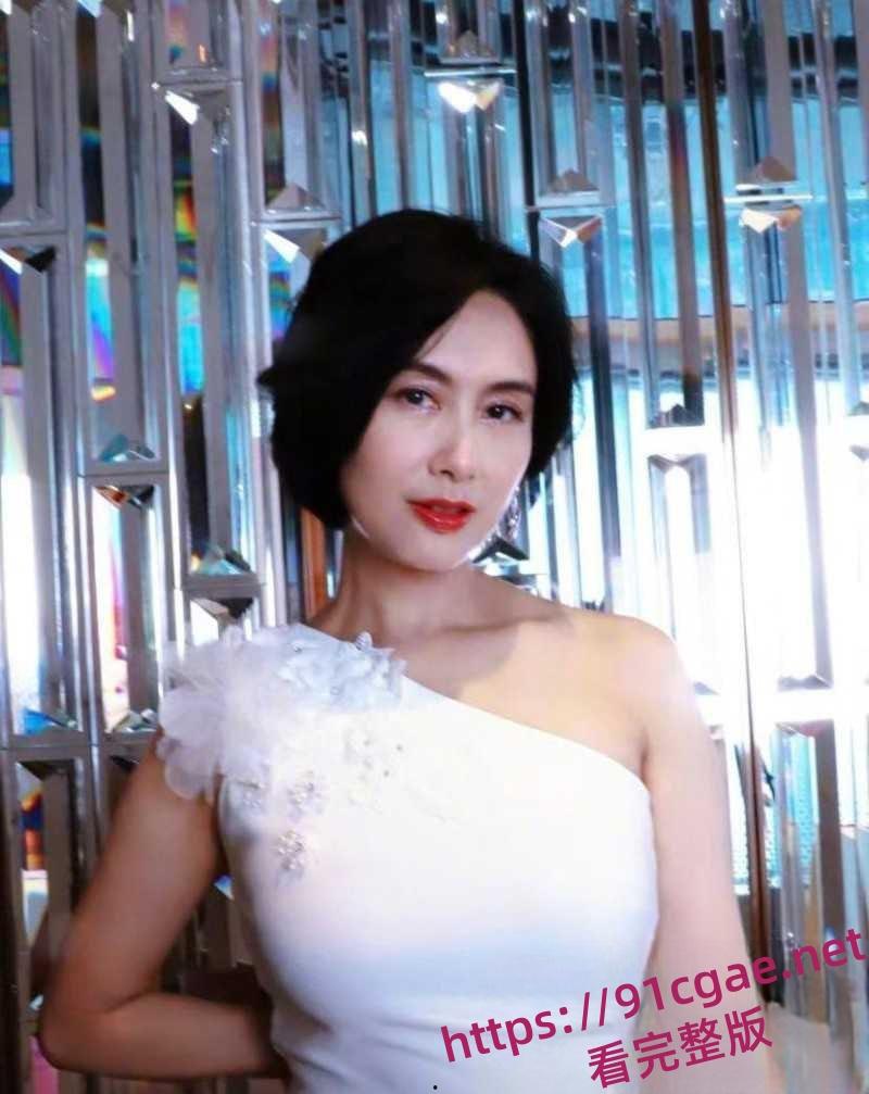 港圈富二代邓兆尊自曝猛料登上热搜 近百名女星对其投怀送抱 自己更是奉旨败家一夫交三友 第5张 港圈富二代邓兆尊自曝猛料登上热搜 近百名女星对其投怀送抱 自己更是奉旨败家一夫交三友 第5张